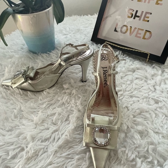 Beautiful J Renee Dressy Pump in Silver❤️❤️❤️PRICE DROP❤️❤️ - Picture 3 of 6